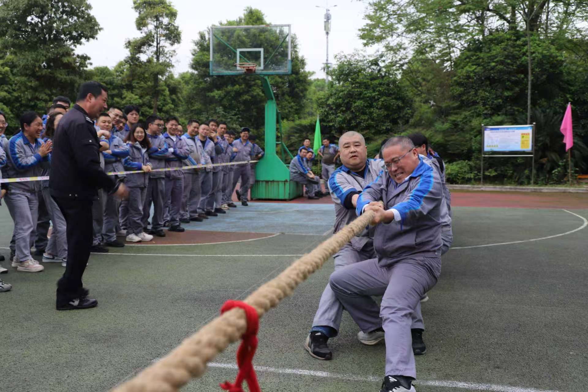 凝心聚力  “绳”采飞扬——公司举办建厂86周年职工拔河比赛 xk星空-星空（中国）xingkong官方网站
集团